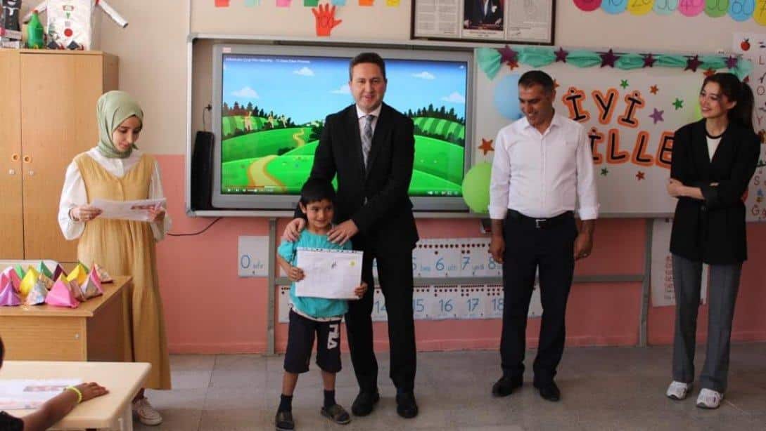 Mehmet Akif Ersoy İlkokulumuzda Karne Dağıtım Töreni Gerçekleştiridi.