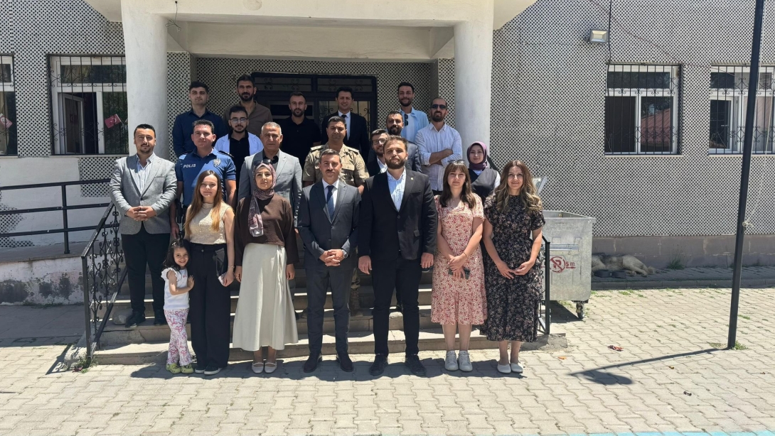 İlçe Kaymakamımız Sayın Orhan AYAZ Oğulbalı İlk-Ortaokulu Mezuniyet Törenine Katıldı